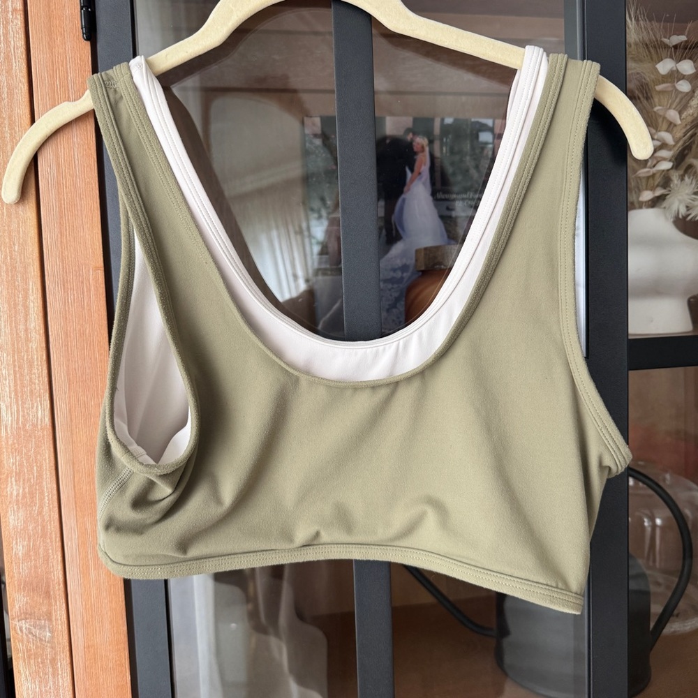 SET ACTIVE x Parke Airluxe scoop sports bra layer olive green cream tank - Picture 3 of 7